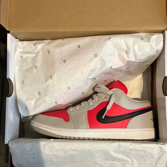 AIR JORDAN 1 LOW LT IRON ORE SIREN RED SIZE 9.5 MENS 11.5 WOMENS - Picture 9 of 14